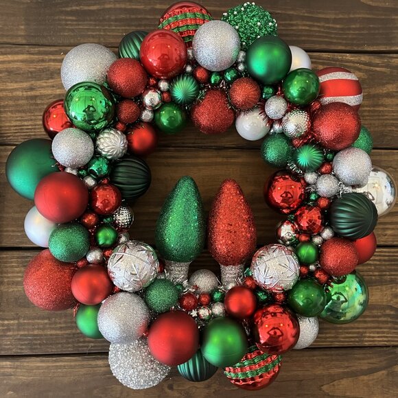 Handmade Red & Green Shatterproof Ball Wreath  2 Large Glittered Light Bulbs - Picture 8 of 16
